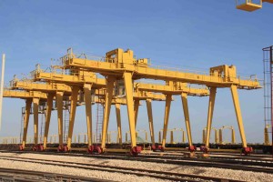 gantry cranes manufacturer